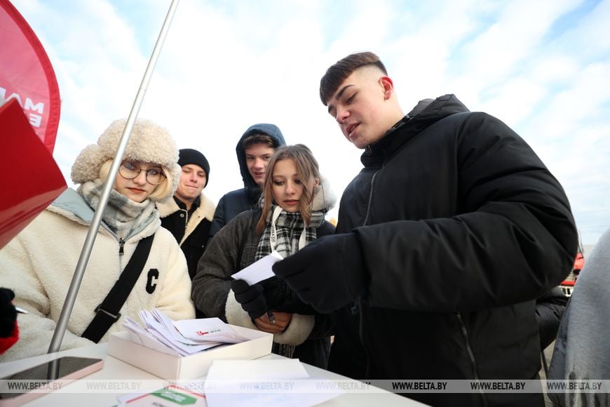 Мурал «Будущее Беларуси в твоих руках» появился в Барановичах