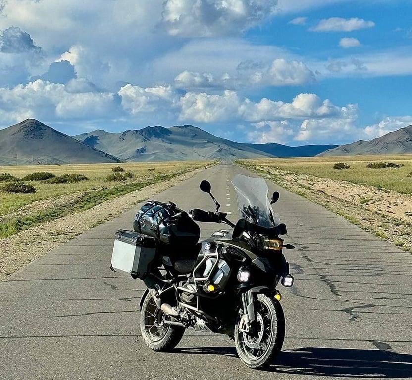 Белорус за месяц проехал 12 000 км на мотоцикле