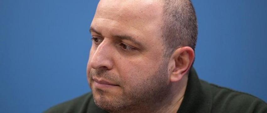 Министр обороны Украины не полетел во Францию из соображений безопасности