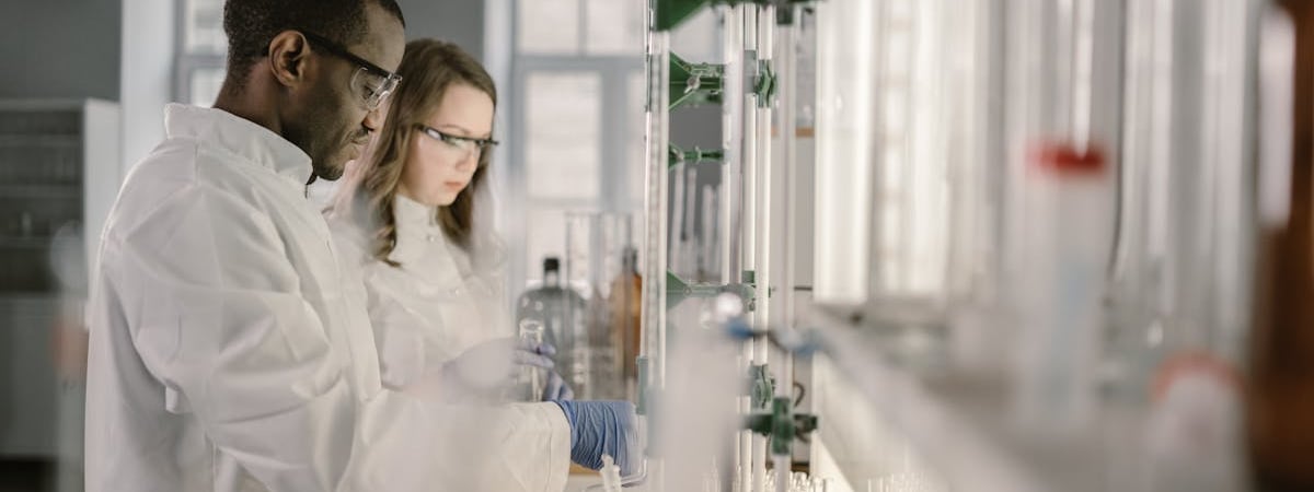 На территорию литовской воинской части приземлился метеозонд с контрабандой