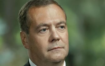 Медведев жестко отреагировал на смерть пилота, угнавшего Ми-8 в Украину