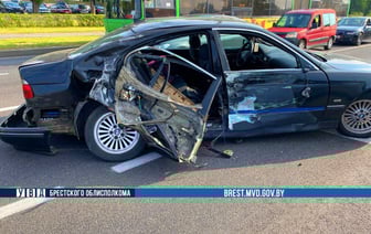Авария в Бресте: BMW столкнулся с автобусом из-за пьяного водителя