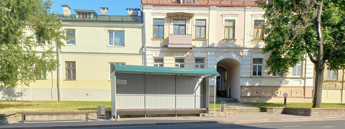 В Гродно после ремонта открывают остановку в центре города