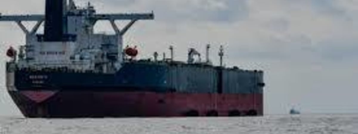 Reuters: 65 танкеров с нефтью из России застряли из-за санкций США