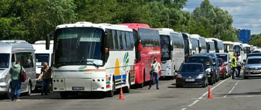 Гигантские очереди на белорусско-польской границе: проверили ситуацию