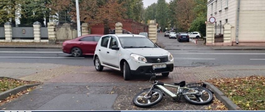 Ребенок на велосипеде попал под авто в Минске