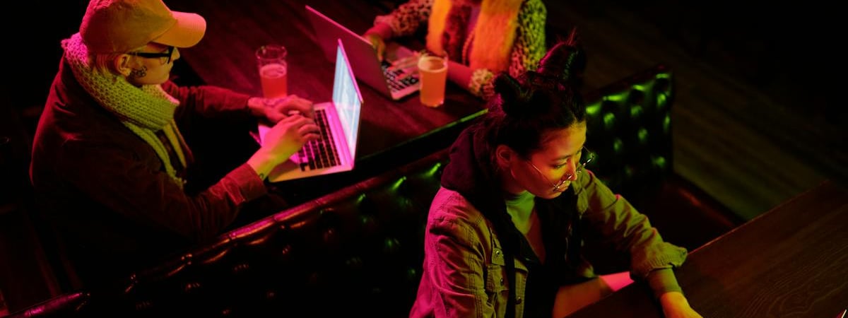 «Киберпартизаны»: Роскомнадзор в мае запустит в соцсетях ботов, которые будут собирать данные для российских спецслужб