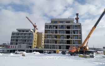 «Минскстрой» показал строительство в Минске арендных электродомов «на болтовых соединениях» — Фото