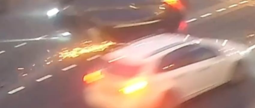 Как в кино: автомобиль перевернулся в Минске на полном ходу. Публикуем видео