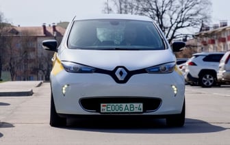 «С одного такси можно заработать 8 000 рублей». Владельцы Renault Zoe рассказали о выгоде «электричек»