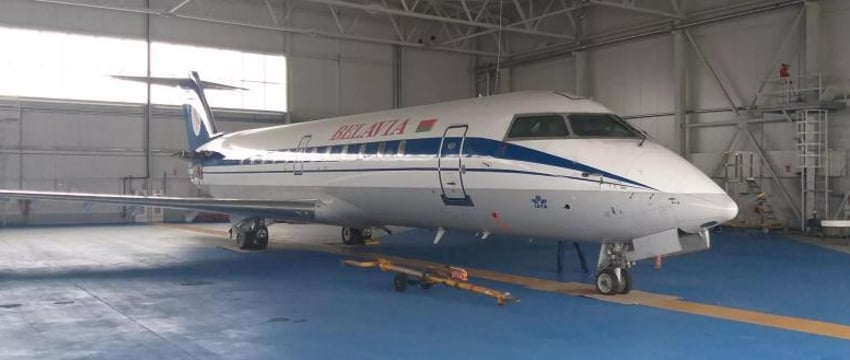 «Белавиа» выставила на продажу самолет со скидкой