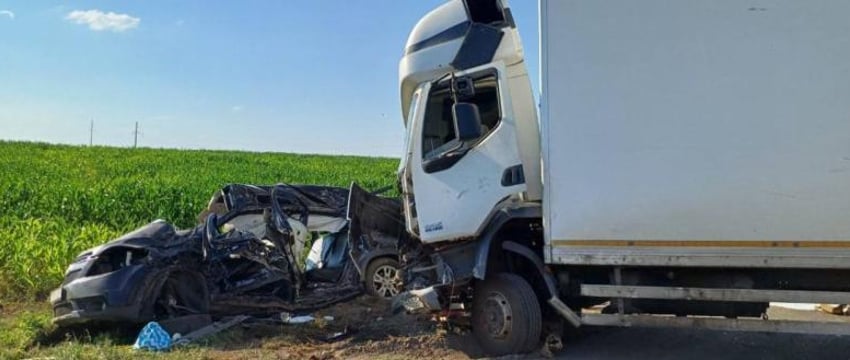 Три человека погибли в аварии с фурой под Славгородом