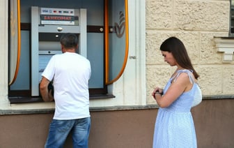 Увеличение комиссий и блокировка карт. Белорусские банки предупредили о важных изменениях