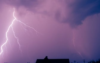 В Ростовской области после атаки дронов горит нефтебаза