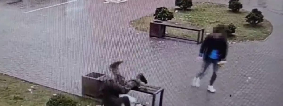 В Гродно молодой человек просто так ударил ногой в спину пенсионера. От удара он перелетел через скамейку и ударился головой о землю