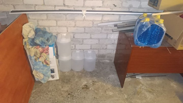 Бизнес-план провалился. У белоруса оперативники изъяли 155 л спирта