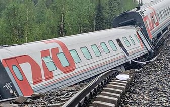 Тело третьего погибшего обнаружили после схода поезда в Коми