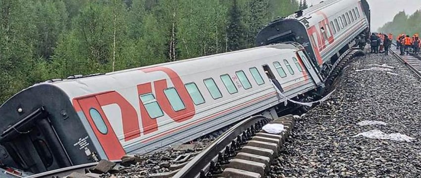 Тело третьего погибшего обнаружили после схода поезда в Коми
