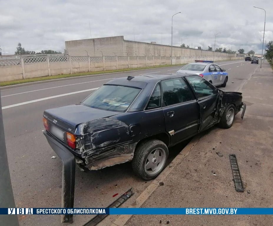 В Барановичах столкнулись две легковушки