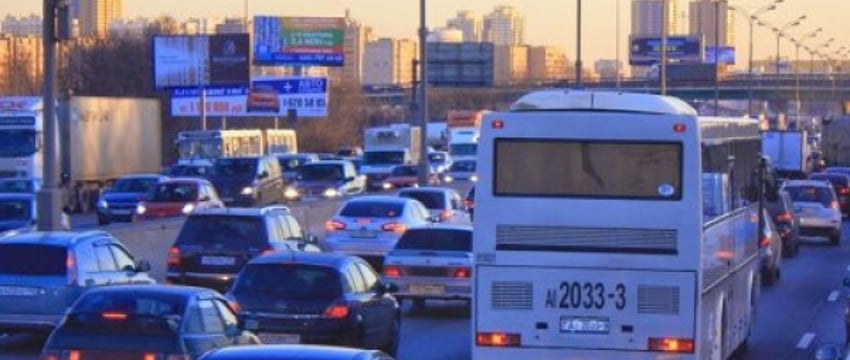 В этих городах водители дольше всего стоят в пробках