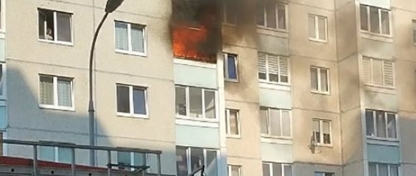 В Бресте на ул. Суворова горела квартира. Видео и подробности