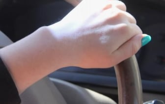 Нетрезвая 19-летняя ученица автошколы из Лунинецкого района угнала машину и попала в ДТП