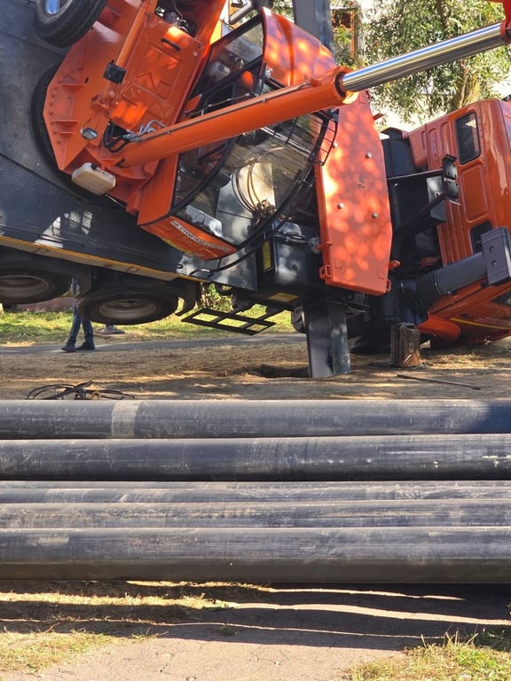 В Минске упал строительный кран — повреждены два автомобиля