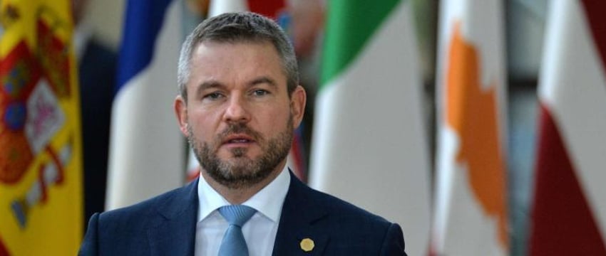 Президент Словакии: Украине придется уступить часть территорий России