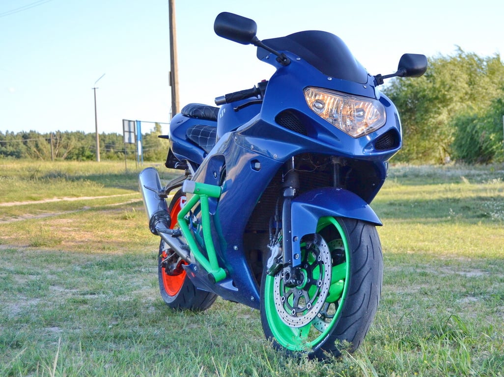 «Не изменю статус, пока не куплю спортбайк!» Жительница Брестской области о своей мечте — Suzuki GXS-R 600