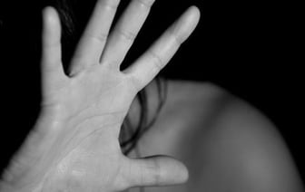 Житель Бреста душил мать за сделанное замечание