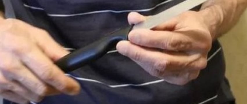 Жесть в Барановичах: отец зарезал сына, который защищал мать
