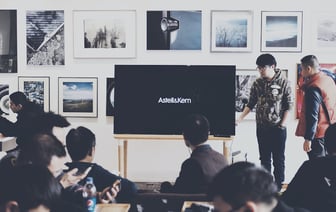 Умер беларуский телеведущий Александр Доморацкий, ему было 74 года