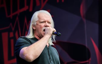 В Гомеле кавер-группам предложили выучить «Траву у дома»