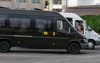 В маршрутках можно будет платить за проезд банковской картой – узнали когда