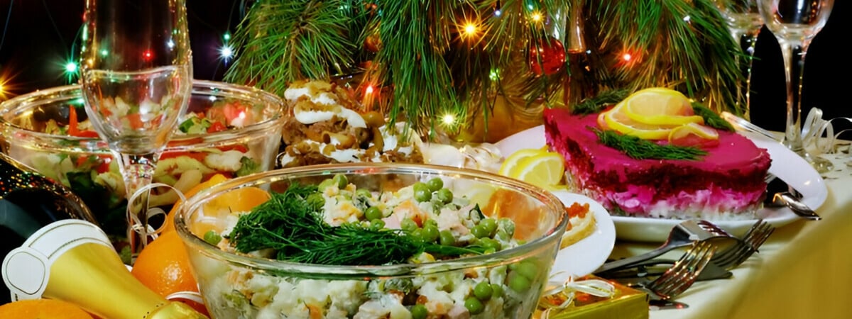 Можно ли хранить оставшиеся новогодние салаты на балконе? Вот сколько часов они «живут» — Полезно