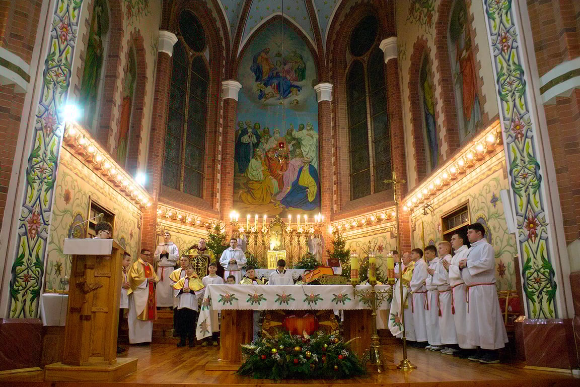 Фотарэпартаж з пастаўскага касцёла Антонія Падуанскага. Фота Сержука Серабро