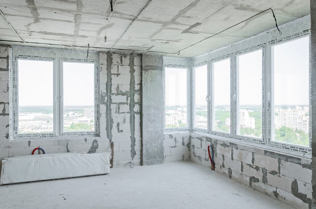 Взяли и прорубили новые окна в многоэтажке. А так можно было?