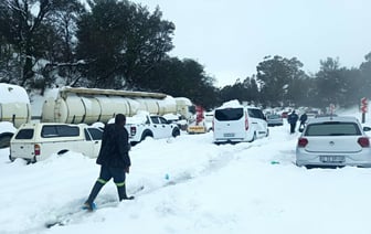 «Экстремальный случай» — На Южную Африку обрушился снегопад — Фото