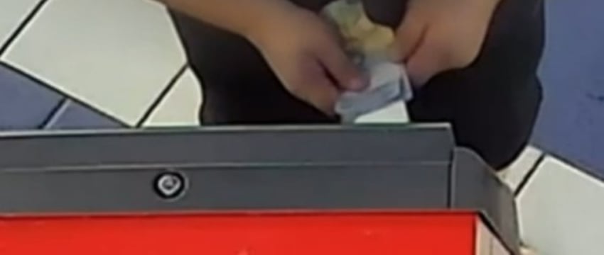 «Думал, это ошибка банка». Мужчина получил в инфокиоске 600 рублей и уголовное дело