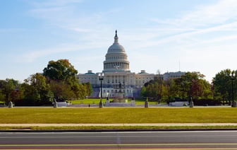 В Сенате США представили резолюцию об отмене новых пошлин Трампа