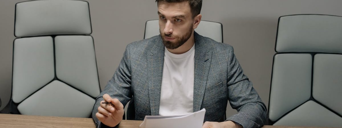 Замначальника БЖД уволили за нарушение антикоррупционного законодательства