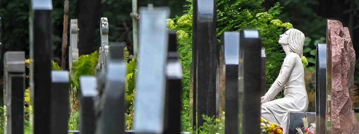 Милиция в Беларуси направляет безработных на кладбище: зачем?