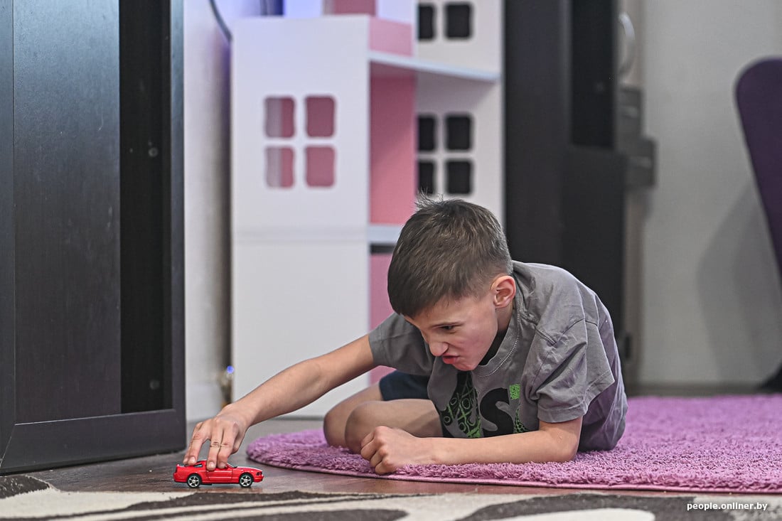 Как живет семья из Брестской области, в которой 15 детей