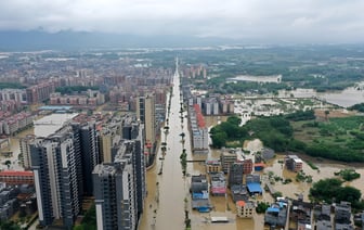 В Китае произошло сильнейшее за 50 лет наводнение – эвакуация грозит миллионам — Видео