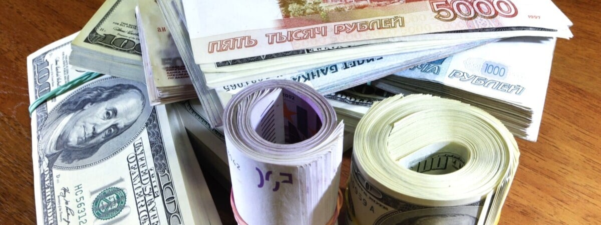 Евро в Беларуси просел до минимума за 1,5 месяца, а «американец» стал дешевле на 0,41%. Что с валютой РФ?