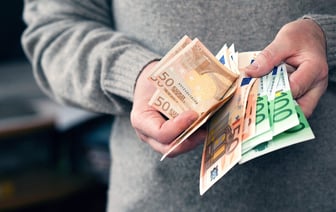 ЕС объявил об ужесточении контроля за наличными платежами с 2027 года. Как это повлияет на белорусов?