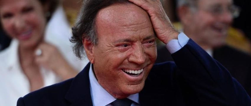 Хулио Иглесиаса задержали по прилете в Доминикану из-за еды