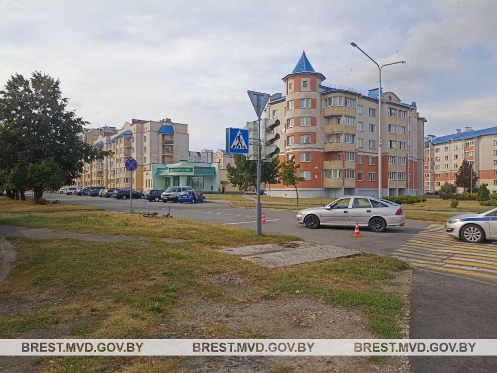 В Пинске 13-летний велосипедист попал под колеса авто