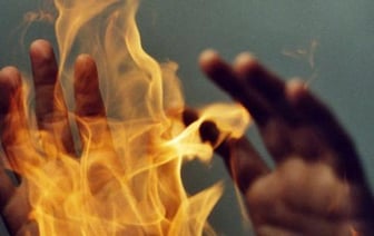 Минчанин загорелся на собственном балконе