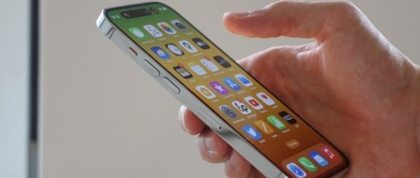 Изменщик хочет судиться с Apple – жена увидела непристойные переписки